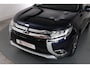 Mitsubishi Outlander 2.0 Executive Edition 7-Persoons Trekhaak, Alcantara, Camera, Goed onderhouden, Stoelverwarming,