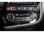 Mitsubishi Outlander 2.0 Executive Edition 7-Persoons Trekhaak, Alcantara, Camera, Goed onderhouden, Stoelverwarming,