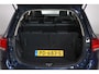 Mitsubishi Outlander 2.0 Executive Edition 7-Persoons Trekhaak, Alcantara, Camera, Goed onderhouden, Stoelverwarming,