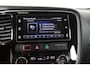 Mitsubishi Outlander 2.0 Executive Edition 7-Persoons Trekhaak, Alcantara, Camera, Goed onderhouden, Stoelverwarming,