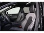 Volvo XC60 T6 Recharge AWD Plus Black Edition - Panorama/schuifdak - IntelliSafe Assist & Surround - 360º Camera - Harman/Kardon audio - Verwarmde voorstoelen, stuur & achterbank - Parkeersensoren voor & achter - Elektr. bedienb. voorstoelen met geheugen - Head up display - Extra getint glas - 21' LMV