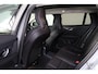 Volvo V60 T6 Recharge AWD Plus Dark - Panorama/schuifdak - IntelliSafe Assist & Surround - 360º Camera - Harman/Kardon audio - Verwarmde voorstoelen, stuur & achterbank - Parkeersensoren voor & achter - Elektr. bedienb. voorstoelen met geheugen - Head up display - Extra getint glas - 19' LMV