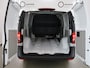 Mercedes-Benz eVito 112 | L2 | 60 kWh | AIRCO | CRUISE CONTROL | NAVIGATIE | ACHTERUITRIJCAMERA | KUNST LEDEREN BEKLEDING | MULTIFUNCTIONEEL STUURWIEL | ELEKTRISCH VERSTELBARE BUITENSPIEGELS | CERTIFIED