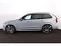 Volvo XC90 T8 Recharge AWD Ultra Dark Exec. Ed. - Luchtvering - Panorama/schuifdak - IntelliSafe Assist & Surround - 360º Camera - Bowers & Wilkins audio - Adaptieve LED koplampen - Verwarmde voorstoelen, stuur & achterbank - Parkeersensoren voor & achter - Elektr. bedienb. voorstoelen met geheugen - Head up display - Draadloze tel. lader - Extra getint glas - 22' LMV