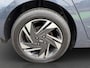 Hyundai i20 1.0 T-GDI 100pk Premium | Carplay | Climate control | Cruise control | Stoel/stuurverwarming | Camera | Parkeersensoren | DAB | Premium Audio | Lichtmetalen velgen | Navigatie