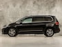 Volkswagen Touran 1.5 TSI R-Line Sport 7 Persoons 150Pk Automaat (2X R-LINE, PANORAMADAK, LEDER, APPLE CARPLAY, KEYLESS, SPORTSTOELEN, STOELVERWARMING, GETINT GLAS, NIEUWSTAAT)