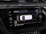 Volkswagen Touran 1.5 TSI R-Line Sport 7 Persoons 150Pk Automaat (2X R-LINE, PANORAMADAK, LEDER, APPLE CARPLAY, KEYLESS, SPORTSTOELEN, STOELVERWARMING, GETINT GLAS, NIEUWSTAAT)
