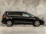 Volkswagen Touran 1.5 TSI R-Line Sport 7 Persoons 150Pk Automaat (2X R-LINE, PANORAMADAK, LEDER, APPLE CARPLAY, KEYLESS, SPORTSTOELEN, STOELVERWARMING, GETINT GLAS, NIEUWSTAAT)