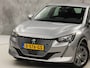Peugeot e-208 EV Active 50 kWh Automaat (APPLE CARPLAY, SOH 91,3%, GROOT NAVI, 360 CAMERA, SPORTSTOELEN, LM VELGEN, KEYLESS, NIEUWSTAAT)