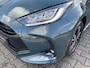 Toyota Yaris HYBRID 115 DYNAMIC VOORRAADVOORDEEL VAN €33.680 VOOR €29.680! STOEL/STUURVERW 17'' LM-VELGEN PARK-SENSOREN BLIND SPOT NAVI AD-CRUISE CAMERA KEYLESS APPLE/ANDROID LED