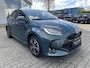 Toyota Yaris HYBRID 115 DYNAMIC VOORRAADVOORDEEL VAN €33.680 VOOR €29.680! STOEL/STUURVERW 17'' LM-VELGEN PARK-SENSOREN BLIND SPOT NAVI AD-CRUISE CAMERA KEYLESS APPLE/ANDROID LED