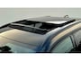 Volvo XC40 2.0 B3 Ultra Black Edition Panoramadak - 360 Camera - 19 Lichtmetalen wielen - Lounge-pakket - Harman Kardon Audio - Alarm - Climate - Privacy Glass – R980 Interieur – Power seats bestuurder memory - Two Tone – Full led koplampen