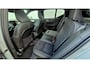 Volvo XC40 2.0 B3 Ultra Black Edition Panoramadak - 360 Camera - 19 Lichtmetalen wielen - Lounge-pakket - Harman Kardon Audio - Alarm - Climate - Privacy Glass – R980 Interieur – Power seats bestuurder memory - Two Tone – Full led koplampen