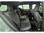 Volvo XC40 2.0 B3 Ultra Black Edition Panoramadak - 360 Camera - 19 Lichtmetalen wielen - Lounge-pakket - Harman Kardon Audio - Alarm - Climate - Privacy Glass – R980 Interieur – Power seats bestuurder memory - Two Tone – Full led koplampen