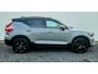 Volvo XC40 2.0 B3 Ultra Black Edition Panoramadak - 360 Camera - 19 Lichtmetalen wielen - Lounge-pakket - Harman Kardon Audio - Alarm - Climate - Privacy Glass – R980 Interieur – Power seats bestuurder memory - Two Tone – Full led koplampen