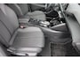 Peugeot e-2008 EV GT Avantage 54 kWh | SOH 98% | 12.500km | NL auto | Fase 3 laden | Navigatie | Camera voor + achter | Adaptieve cruise control |