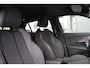Peugeot e-2008 EV GT Avantage 54 kWh | SOH 98% | 12.500km | NL auto | Fase 3 laden | Navigatie | Camera voor + achter | Adaptieve cruise control |