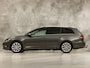 Volkswagen Golf Variant 1.5 TSI Highline 150Pk Automaat (VIRTUAL COCKPIT, APPLE CARPLAY, ALCANTARA, CAMERA, TREKHAAK, SPORTSTOELEN, GETINT GLAS, ADAPTIVE CRUISE, TREKHAAK, NIEUWSTAAT)