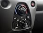 Peugeot 108 Active 1.0 e-VTi 72pk | Navigatie via Apple Carplay / Android Auto | Achteruitrijcamera | Airco | DAB+ radio | Bluetooth carkit & audiostreaming | Elektrische ramen | Centrale portiervergrendeling | Multifunctioneel stuurwiel | Dealeronderhouden | Zuinig en voordelig autorijden! |