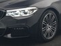 BMW 5-Serie Touring 520i M Sport 184pk Dealer O.H. | Panodak | Head Up | 360 Camera | Lederen Comfortzetels Memory & Verwarmd | Sfeerverlichting | Blis | Apple Carplay | Stuur Verwarmd | Adaptive LED | Navigatie | DAB | 19"L.M |