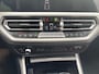 BMW 3-Serie 320e Business Edition Plus *Automaat*Navigatie*Parkeersensoren*Carplay*Lederen bekleding*Stoelverwarming*LM.Velgen*Zeer nette auto!
