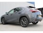 Lexus UX 250h | Incl. 12 maanden garantie | Achteruitrijcamera | Keyless entry/start | Climate controle | Cruise controle | Lane Assist | DAB | Draadloze telefoonlader | Apple CarPlay/Android Auto |
