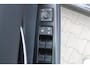 Lexus UX 250h | Incl. 12 maanden garantie | Achteruitrijcamera | Keyless entry/start | Climate controle | Cruise controle | Lane Assist | DAB | Draadloze telefoonlader | Apple CarPlay/Android Auto |
