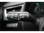 Lexus UX 250h | Incl. 12 maanden garantie | Achteruitrijcamera | Keyless entry/start | Climate controle | Cruise controle | Lane Assist | DAB | Draadloze telefoonlader | Apple CarPlay/Android Auto |