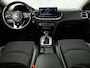 Kia Ceed 1.5 T-GDi DynamicPlusLine 160Pk Automaat (APPLE CARPLAY, GROOT NAVI, STUUR/STOELVERWARMING, SPORTSTOELEN, CAMERA, ADAPTIVE CRUISE, GETINT GLAS, NIEUWSTAAT)