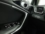 Kia Ceed 1.5 T-GDi DynamicPlusLine 160Pk Automaat (APPLE CARPLAY, GROOT NAVI, STUUR/STOELVERWARMING, SPORTSTOELEN, CAMERA, ADAPTIVE CRUISE, GETINT GLAS, NIEUWSTAAT)