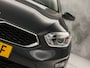 Kia Ceed 1.5 T-GDi DynamicPlusLine 160Pk Automaat (APPLE CARPLAY, GROOT NAVI, STUUR/STOELVERWARMING, SPORTSTOELEN, CAMERA, ADAPTIVE CRUISE, GETINT GLAS, NIEUWSTAAT)