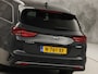 Kia Ceed 1.5 T-GDi DynamicPlusLine 160Pk Automaat (APPLE CARPLAY, GROOT NAVI, STUUR/STOELVERWARMING, SPORTSTOELEN, CAMERA, ADAPTIVE CRUISE, GETINT GLAS, NIEUWSTAAT)
