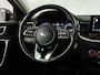 Kia Ceed 1.5 T-GDi DynamicPlusLine 160Pk Automaat (APPLE CARPLAY, GROOT NAVI, STUUR/STOELVERWARMING, SPORTSTOELEN, CAMERA, ADAPTIVE CRUISE, GETINT GLAS, NIEUWSTAAT)