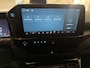 Ford Transit Custom 320 2.5 PHEV L2H1 Sport DC met o.a. uniek sport interieur, 19 inch lichtmetalen velgen, een trekhaak, een achteruitrijcamera en verwarmbare voorstoelen en stuurwiel