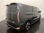 Ford Transit Custom 320 2.5 PHEV L2H1 Sport DC met o.a. uniek sport interieur, 19 inch lichtmetalen velgen, een trekhaak, een achteruitrijcamera en verwarmbare voorstoelen en stuurwiel