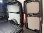 Ford Transit Custom 320 2.5 PHEV L2H1 Sport DC met o.a. uniek sport interieur, 19 inch lichtmetalen velgen, een trekhaak, een achteruitrijcamera en verwarmbare voorstoelen en stuurwiel