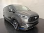 Ford Transit Custom 320 2.5 PHEV L2H1 Sport DC met o.a. uniek sport interieur, 19 inch lichtmetalen velgen, een trekhaak, een achteruitrijcamera en verwarmbare voorstoelen en stuurwiel