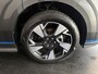 Ford Transit Custom 320 2.5 PHEV L2H1 Sport DC met o.a. uniek sport interieur, 19 inch lichtmetalen velgen, een trekhaak, een achteruitrijcamera en verwarmbare voorstoelen en stuurwiel