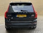 Volvo XC90 2.0 T8 Twin Engine AWD | HEICO | Inscription | Trekhaak wegklapbaar | Panoramadak | Luchtvering | 360 camera | 7-persoons | Navigatie | Apple CarPlay | Stoelverwarming&ventilatie | Stuurverwarming | Lederen bekleding met memory | Head up | Bowers&Wilkins | 22 inch HEICO velgen | Adaptieve cruise | Elektrische achterklep |Volledig onderhouden | Origineel Nederlandse auto NAP