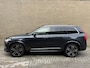 Volvo XC90 2.0 T8 Twin Engine AWD | HEICO | Inscription | Trekhaak wegklapbaar | Panoramadak | Luchtvering | 360 camera | 7-persoons | Navigatie | Apple CarPlay | Stoelverwarming&ventilatie | Stuurverwarming | Lederen bekleding met memory | Head up | Bowers&Wilkins | 22 inch HEICO velgen | Adaptieve cruise | Elektrische achterklep |Volledig onderhouden | Origineel Nederlandse auto NAP
