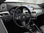 BMW X1 xDrive25e M Sport High Executive 221Pk Automaat (PANORAMADAK, M PAKKET, GROOT NAVI, LEDER, STOELVERWARMING, SPORTSTOELEN, GETINT GLAS, SFEERVERLICHTING, NIEUWSTAAT)