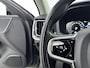 Volvo V60 2.0 B3 Momentum Advantage Aut. | Stoel + stuurverwarming | Navigatie | Camera | 19" lm-wielen |