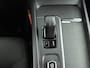 Volvo V60 2.0 B3 Momentum Advantage Aut. | Stoel + stuurverwarming | Navigatie | Camera | 19" lm-wielen |