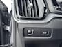 Volvo V60 2.0 B3 Momentum Advantage Aut. | Stoel + stuurverwarming | Navigatie | Camera | 19" lm-wielen |