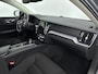 Volvo V60 2.0 B3 Momentum Advantage Aut. | Stoel + stuurverwarming | Navigatie | Camera | 19" lm-wielen |