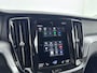 Volvo V60 2.0 B3 Momentum Advantage Aut. | Stoel + stuurverwarming | Navigatie | Camera | 19" lm-wielen |