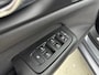 Volvo V60 2.0 B3 Momentum Advantage Aut. | Stoel + stuurverwarming | Navigatie | Camera | 19" lm-wielen |