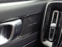 Volvo XC40 1.5 T5 Recharge R-Design 252Pk Automaat (APPLE CARPLAY, GROOT NAVI, CAMERA, HARMAN/KARDON, LEDER/ALCANTARA, SPORTSTOELEN, GETINT GLAS, NIEUWSTAAT)