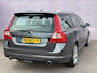 Volvo V70 2.0T R-Edition | Trekhaak | Stoelverwarming | Navigatie | Regen sensor | High Performance Audio | Actieve bochtverlichting | Xenon | Leder | Dakrails | Bluetooth |