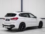 BMW X1 xDrive20i M Sport | Trekhaak 2000kg | Panoramadak | Uniek! | Extreem netjes! |